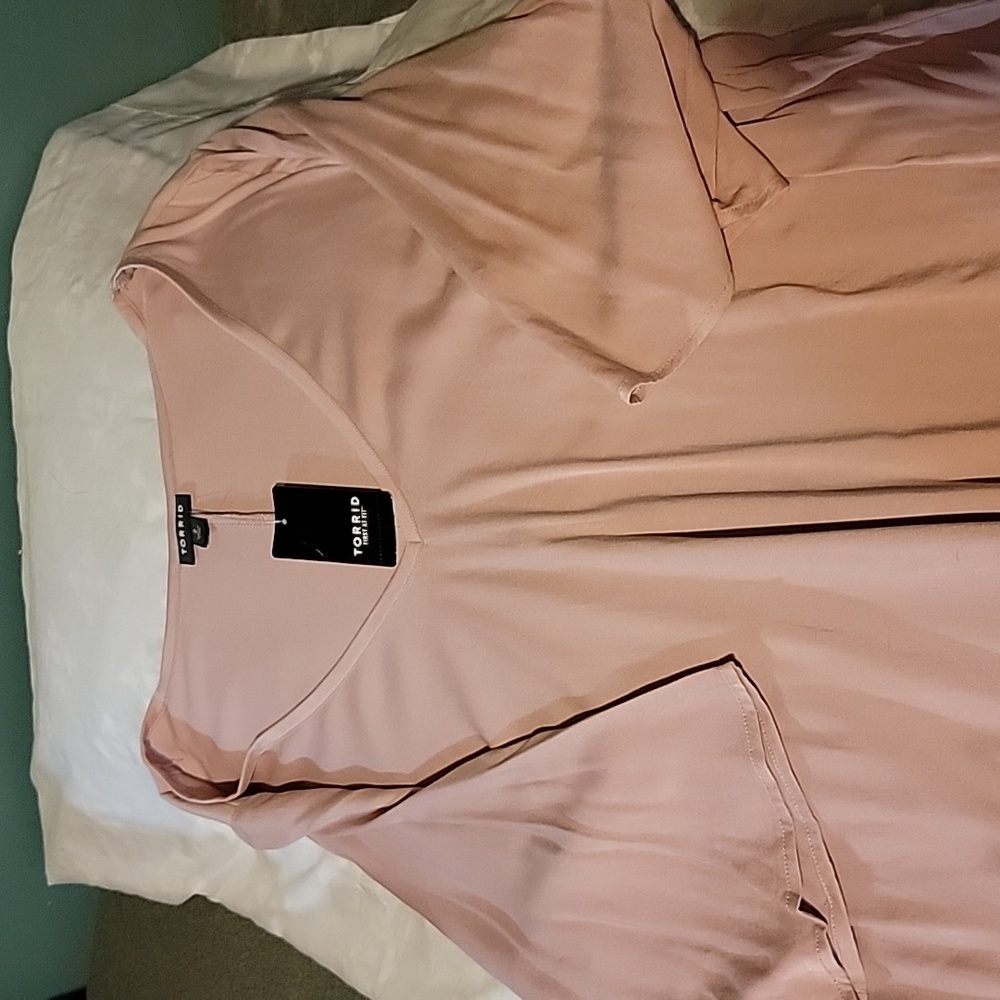 Torrid NWT Dusty Quartz Challis Top 2x